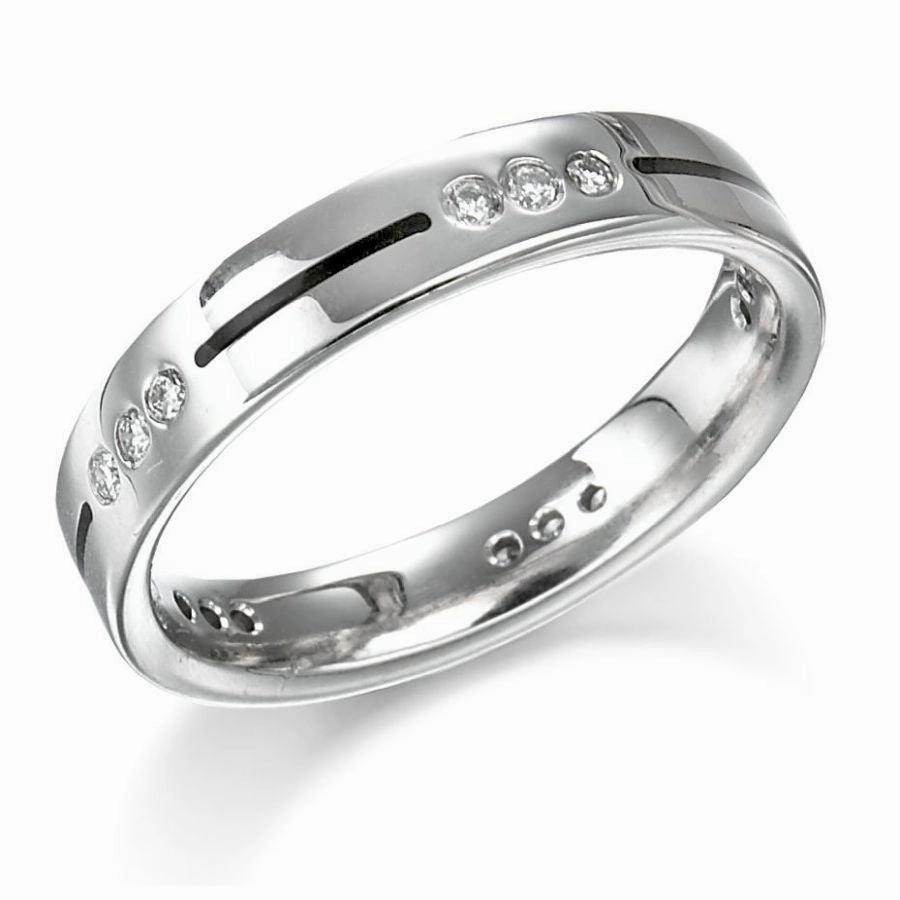 0.17ct Round Brilliant Cut Diamond Set 18ct White Gold Ring texture-diamond  