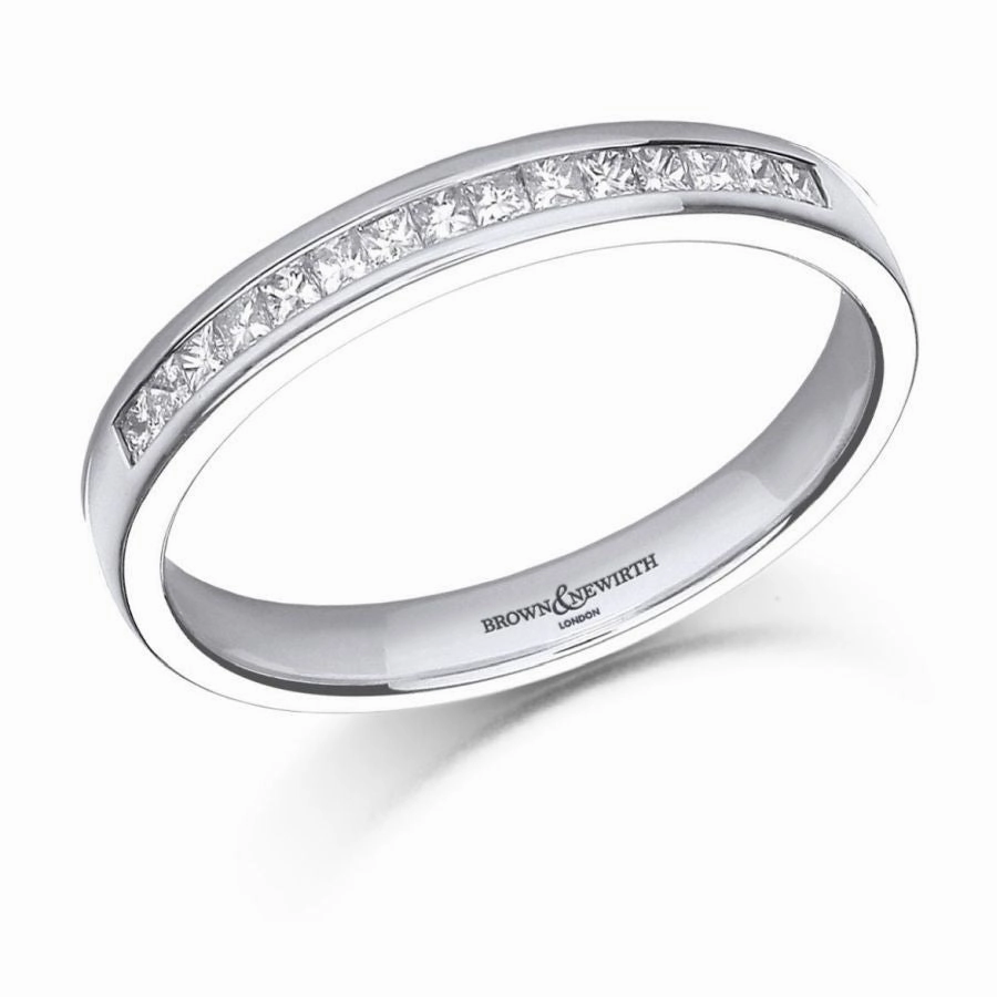 0.20ct Princess Cut Diamond Channel Set 18ct White Gold Ring texture-diamond  