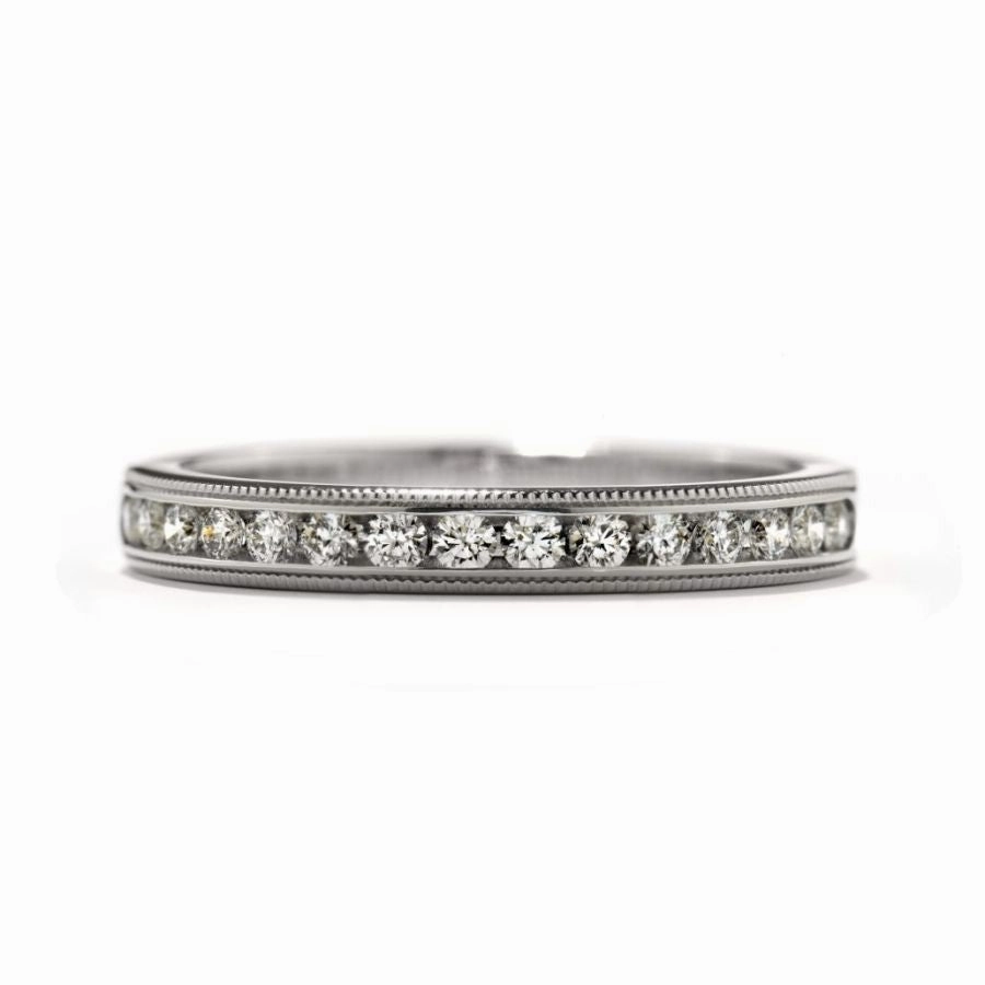 0.31ct Round Brilliant Cut Diamond Millegrain Edged 18ct White Gold Band texture-diamond  
