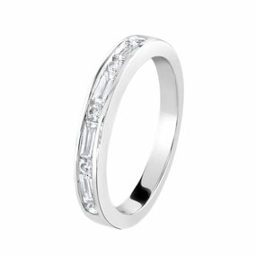 0.39ct Round Brilliant Cut & Baguette Cut Diamond 18ct White Gold Half Eternity Ring texture-diamond  