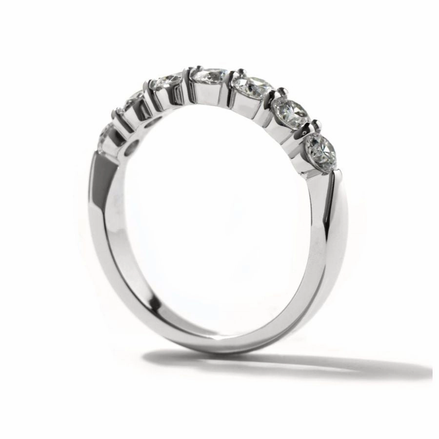 0.49ct Roudn Brilliant Cut Diamond 7-Stone 18ct White Gold Half Eternity Band texture-diamond  
