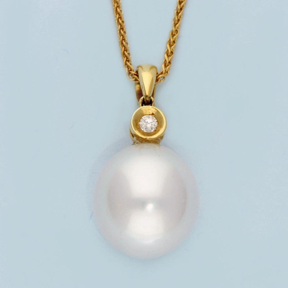 11mm South Sea Pearl & Diamond 18ct Yellow Gold Pendant