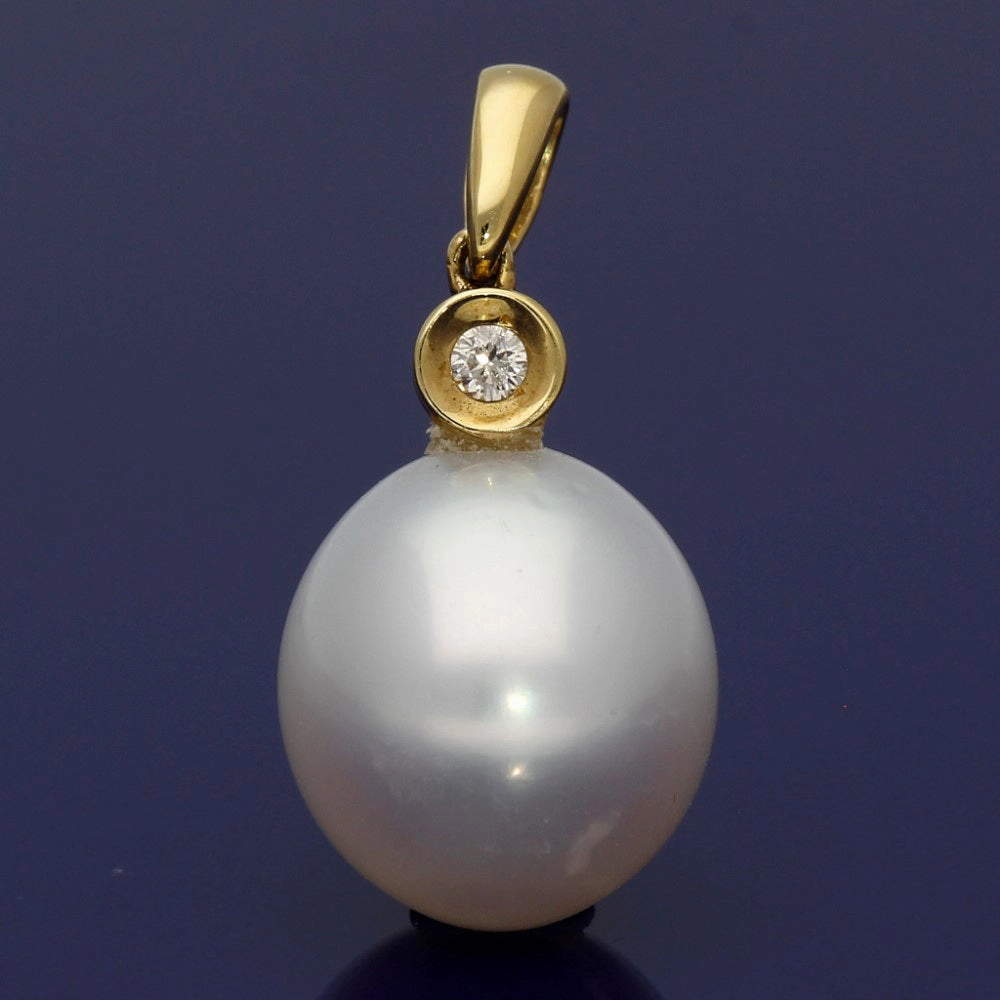 11mm South Sea Pearl & Diamond 18ct Yellow Gold Pendant