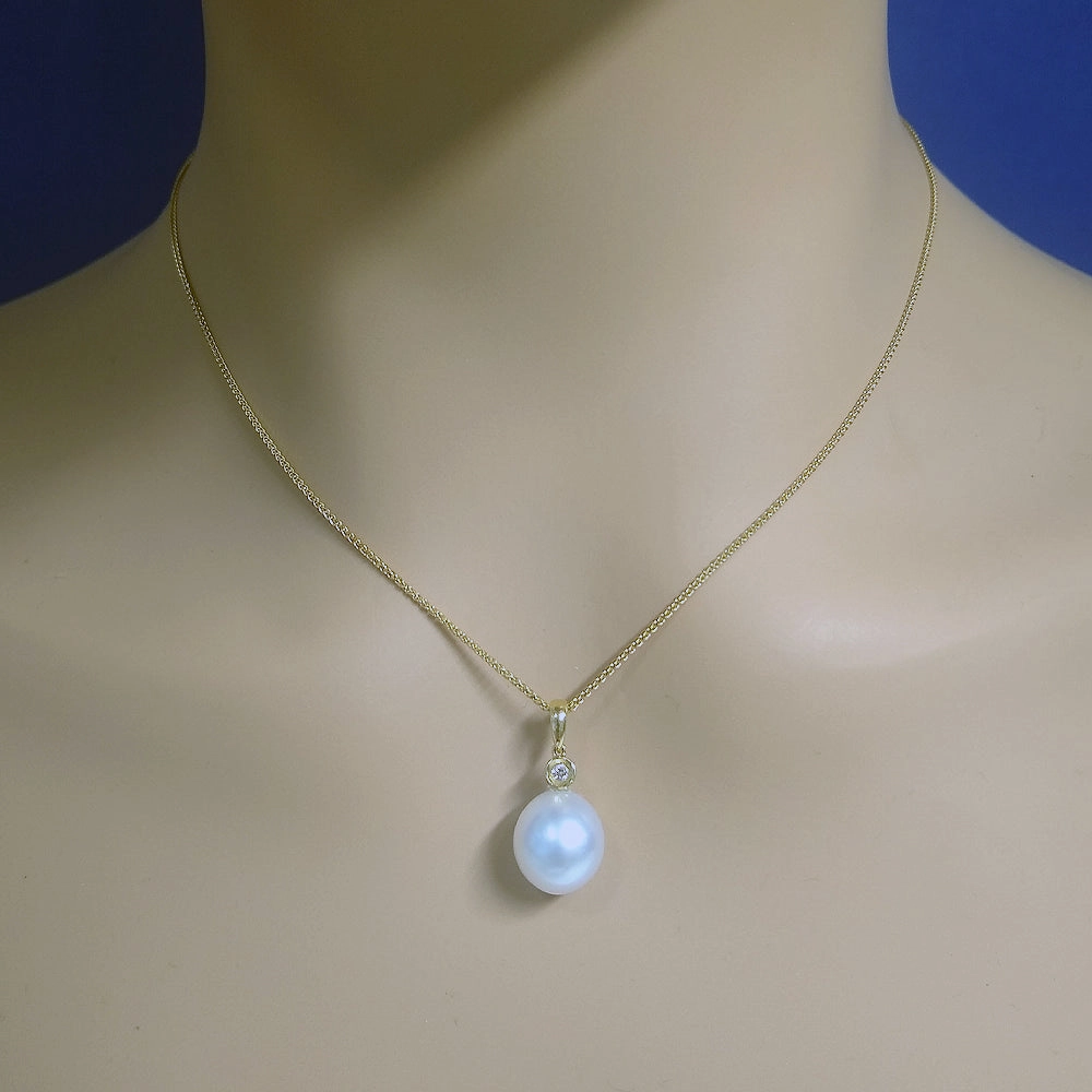 11mm South Sea Pearl & Diamond 18ct Yellow Gold Pendant