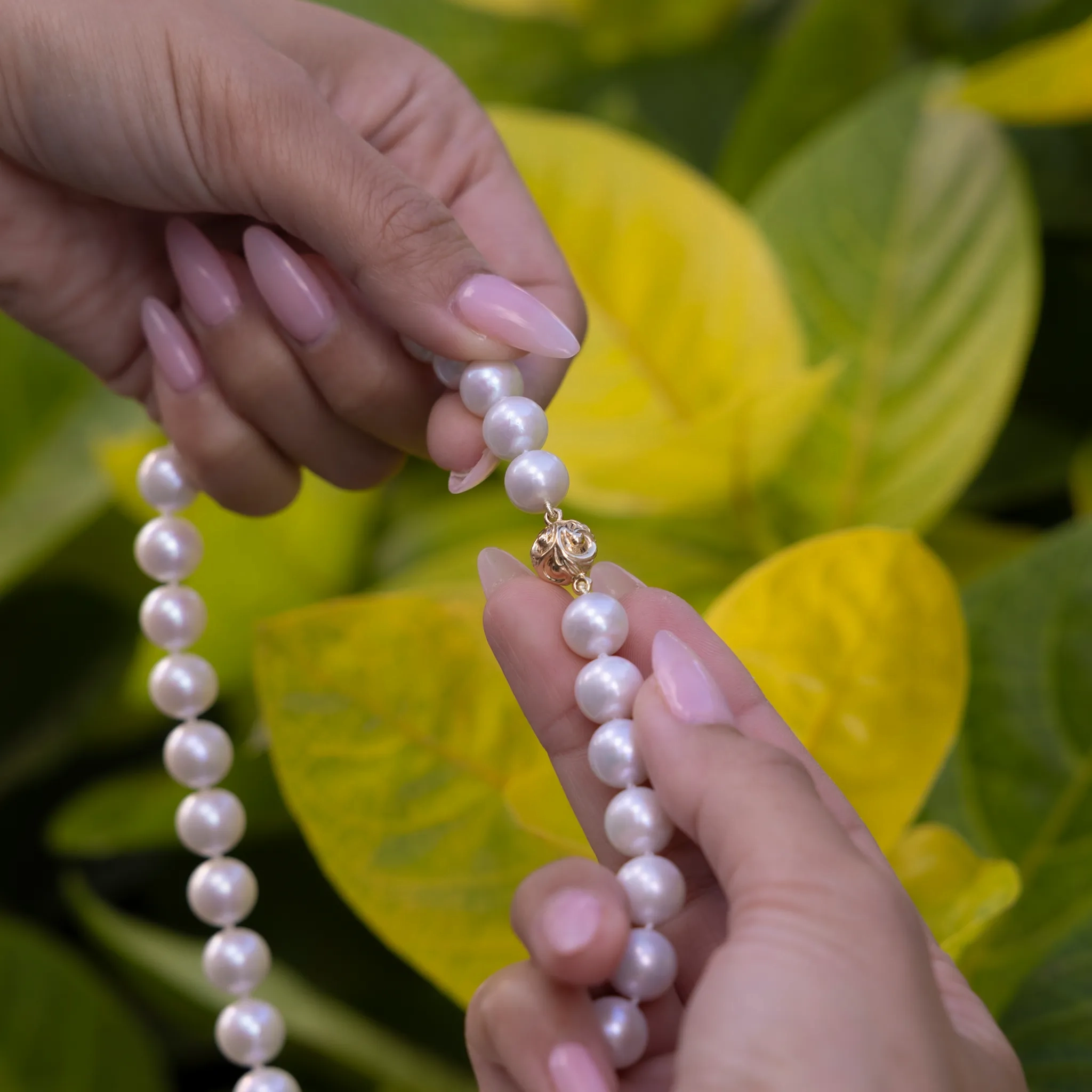 18-19&quot; Freshwater White Pearl Strand with Magnetic Gold Clasp - 9-11mm