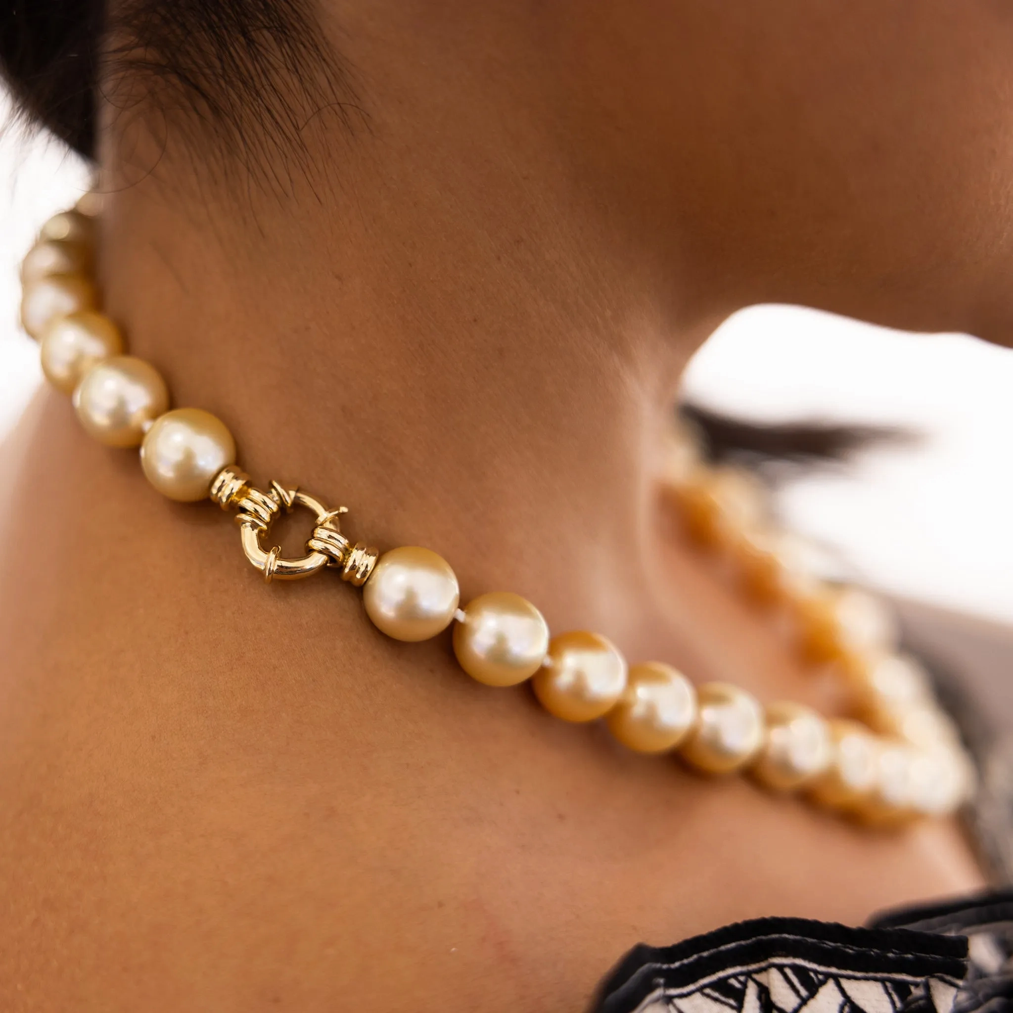 18-19&quot; South Sea Gold Pearl Strand with Gold Clasp - 13-16mm