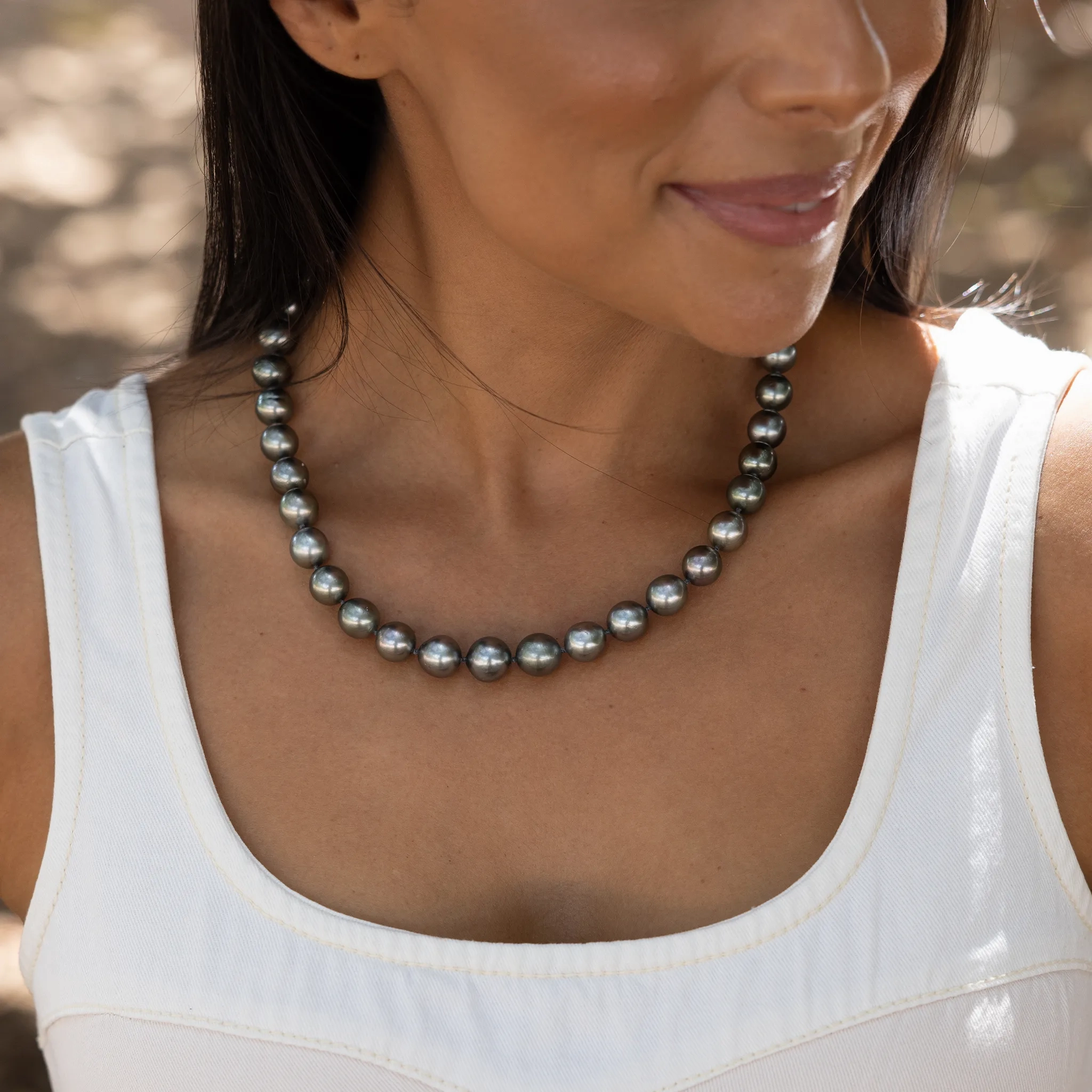 18-19&quot; Tahitian Black Pearl Strand with Gold Clasp - 10-12mm