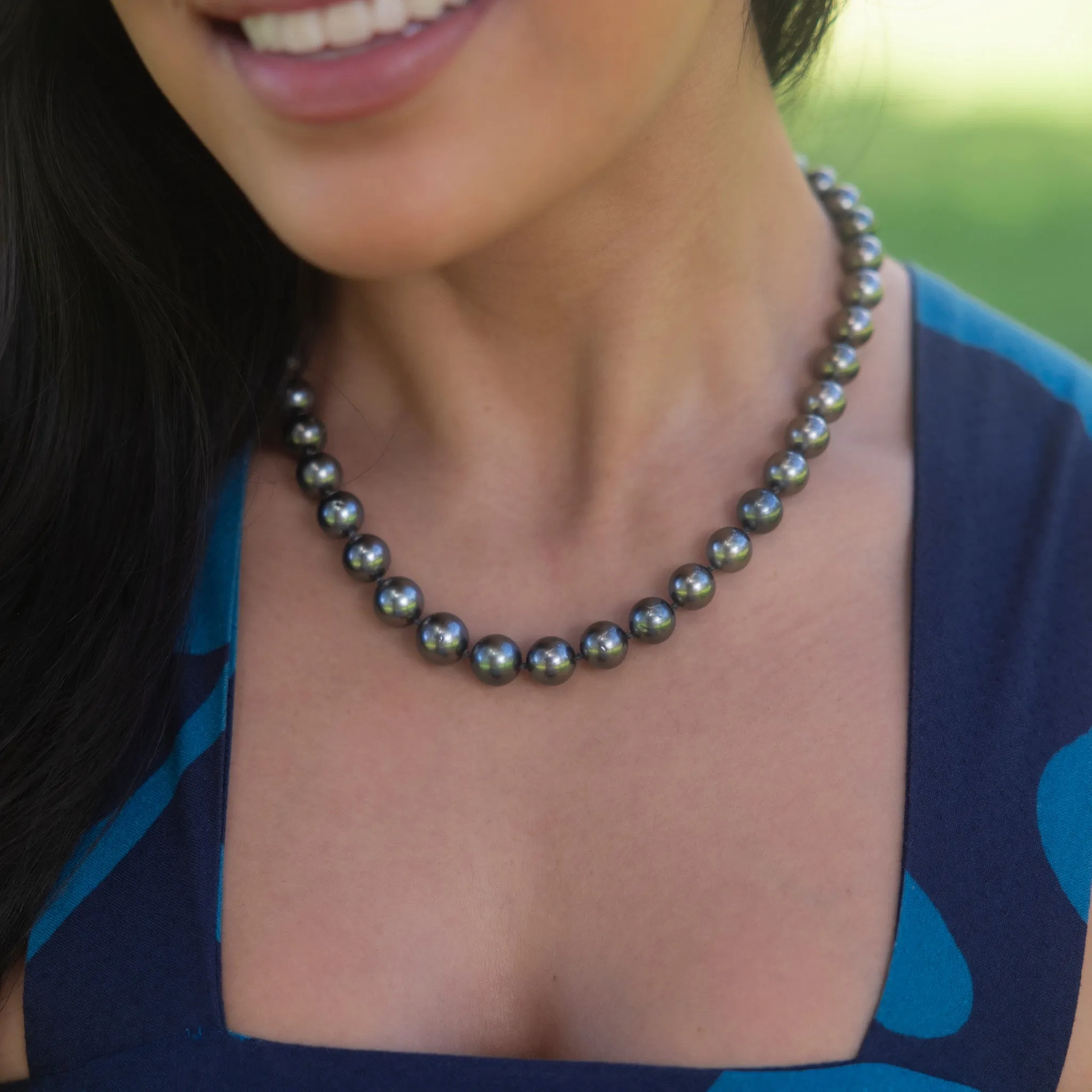 18-19&quot; Tahitian Black Pearl Strand with Magnetic Gold Clasp - 8-13mm