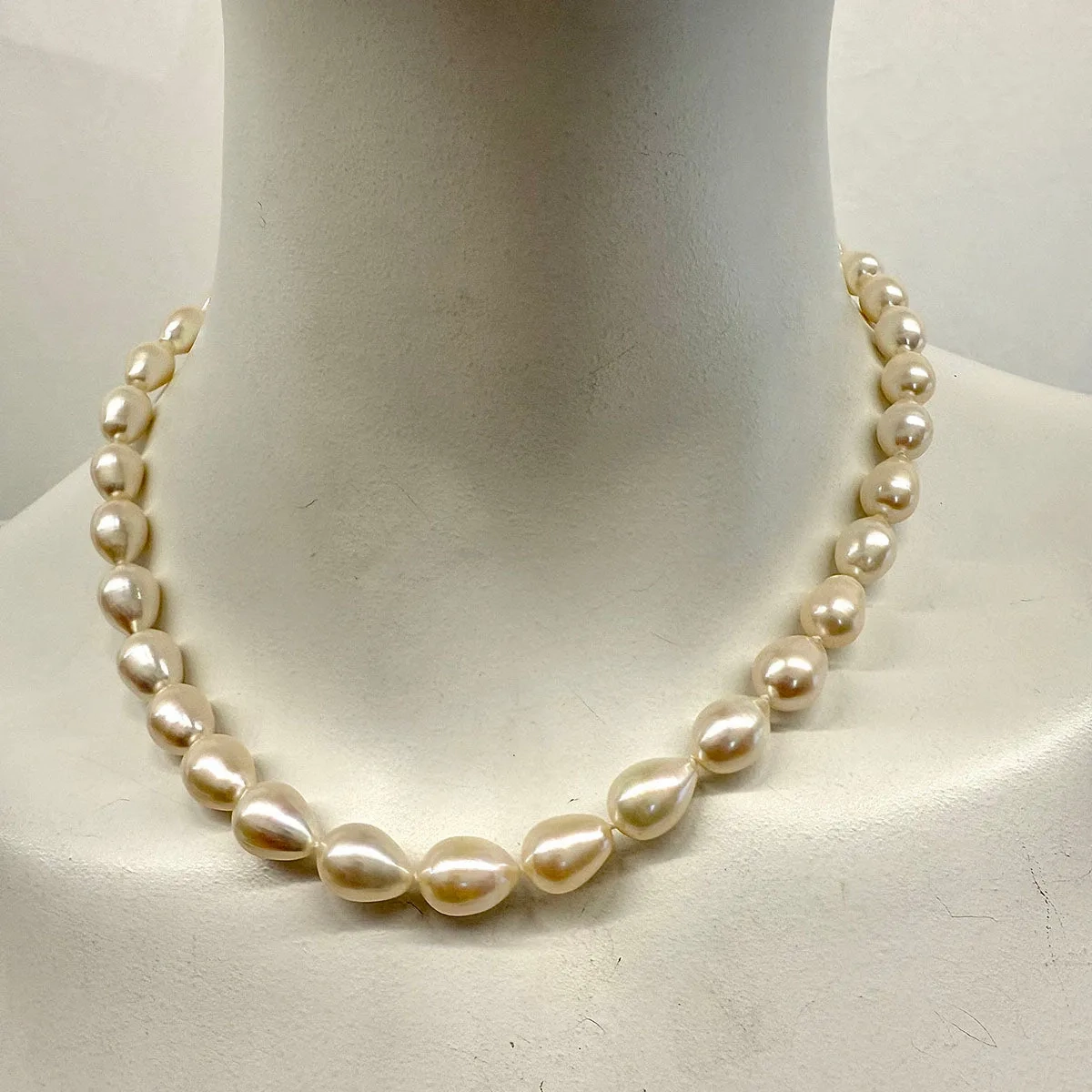 18&quot; Freshwater Pearl Necklace with 14K White Gold Clasp