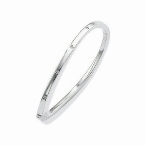 18ct white gold 10 brilliant cut diamond set bangle texture-diamond  