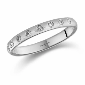 18ct white gold 10 spaced out diamond band texture-diamond  