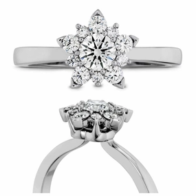 18ct White Gold Aerial Round Brilliant Cut Diamond Cluster Ring texture-diamond  