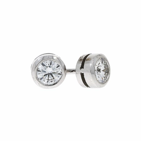 18ct white gold Diamond solitaire rub over studs texture-diamond  