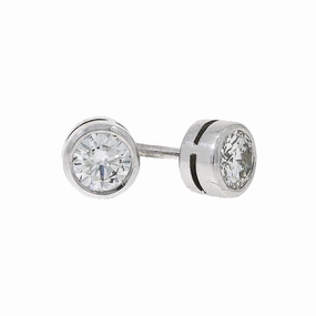 18ct white gold Diamond solitaire rub over studs texture-diamond  