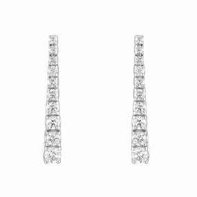 18ct White Gold Graduated Round Brilliant Cut Diamond Drop Earrings texture-diamond  
