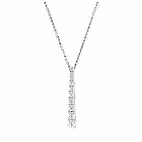 18ct White Gold Graduated Round Brilliant Cut Drop Pendant & Chain texture-diamond  