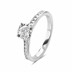 18ct white gold illusion set solitaire Diamond ring with channel set Diamond shoulders texture-diamond  