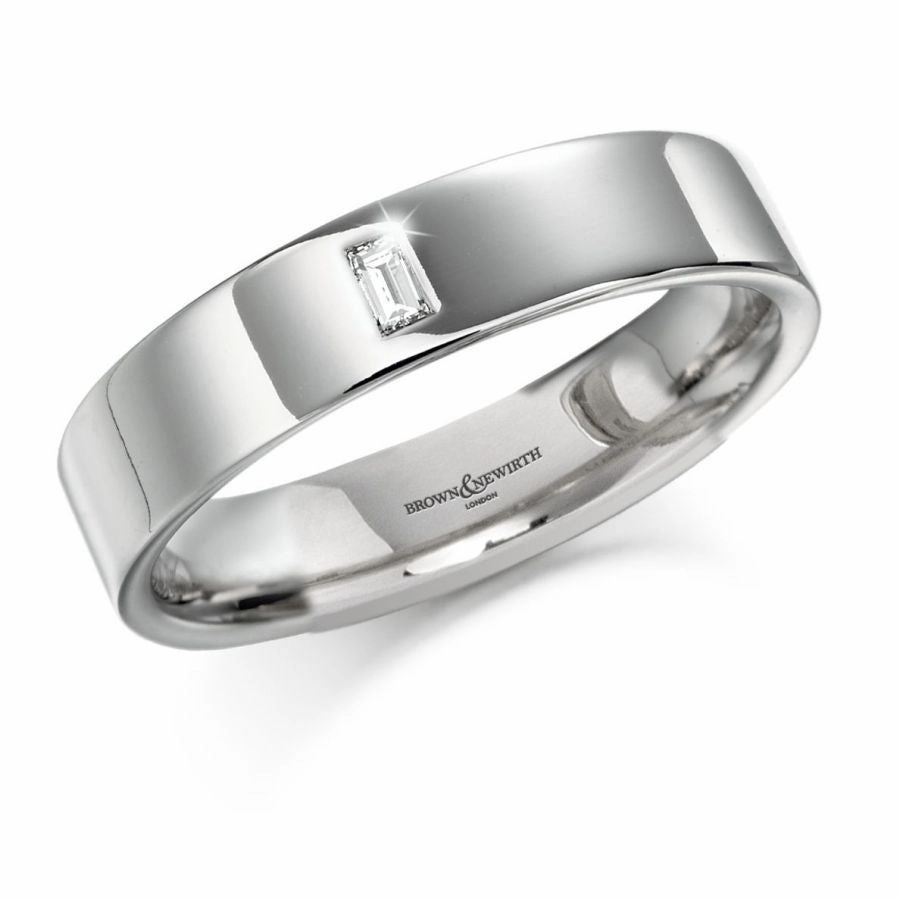 18ct White Gold Single Inset Baguette Cut Diamond Wedding Band texture-diamond  