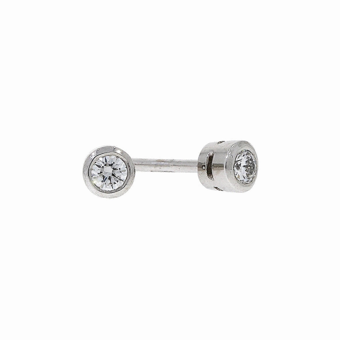 18ct white gold solitaire daimond earrings texture-diamond  
