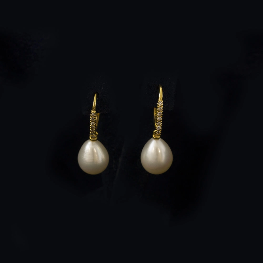 18ct Yellow Gold Freshwater Pearl & Diamond Drop Earrings