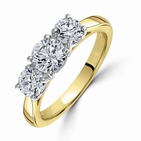18ct Yellow Gold Round Brilliant Cut Diamond 3-Stone Ring texture-diamond  