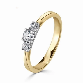 18ct Yellow Gold Round Brilliant Cut Diamond Trilogy Ring texture-diamond  