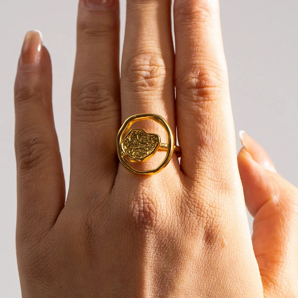 18K Gold-Plated Hollow-Carved Stainless Steel Ring 