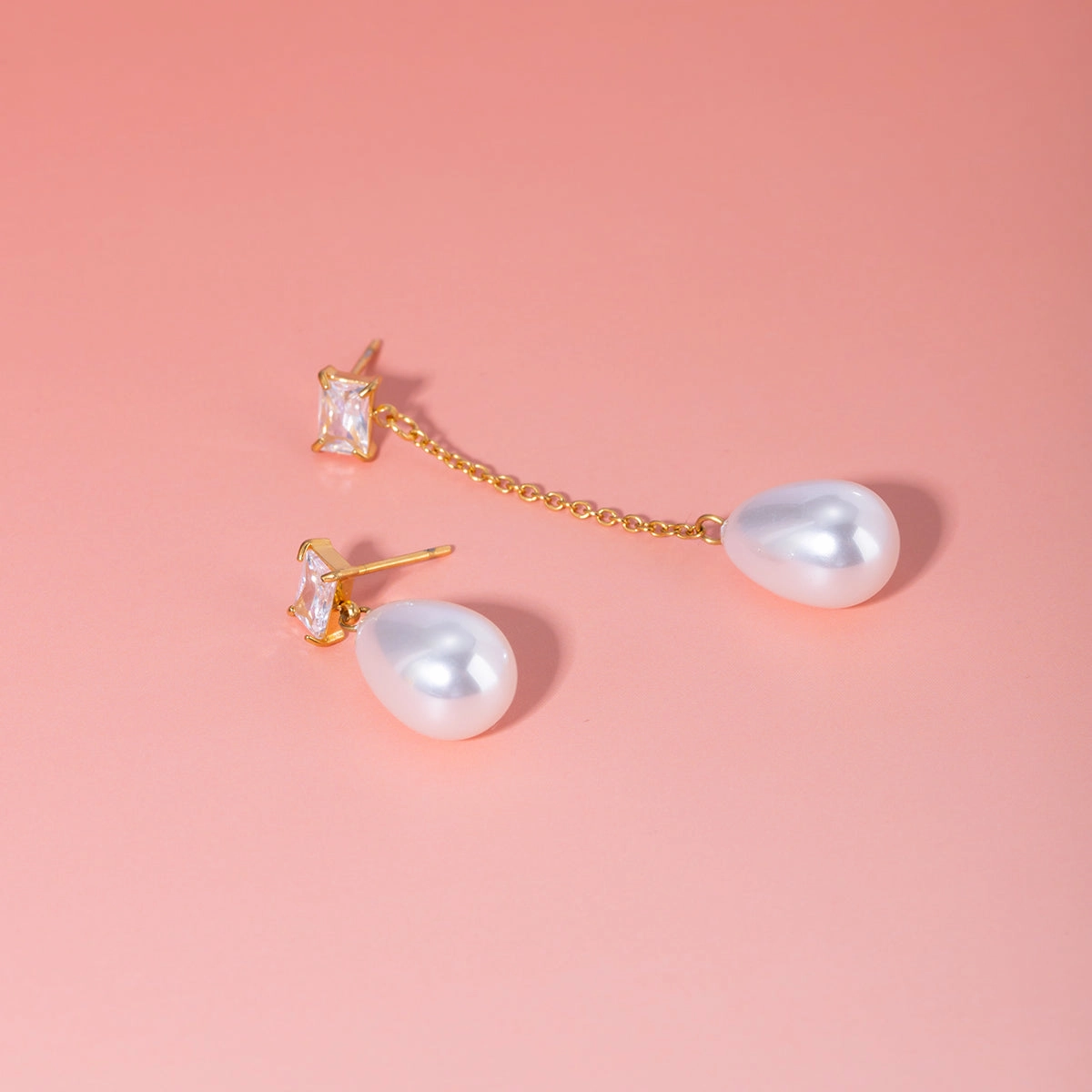 18K PVD Stainless Steel Light Luxury Pearl Earrings