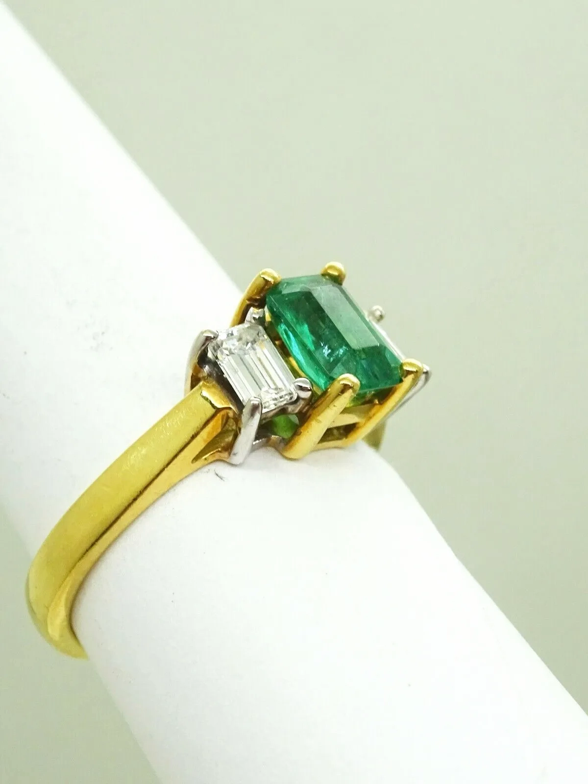 1.50ct tw Natural Emerald &amp; Diamond Accent 3-Stone Ring 18k Gold Size 7