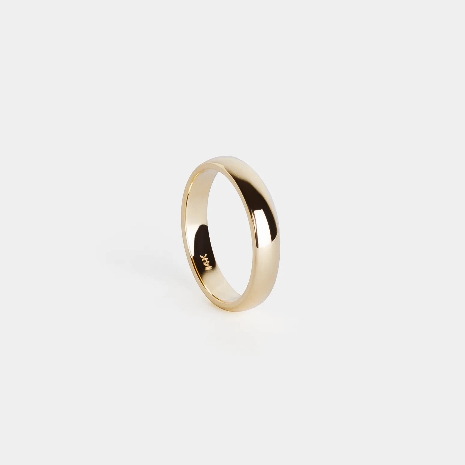 4mm Domed Band in Gold