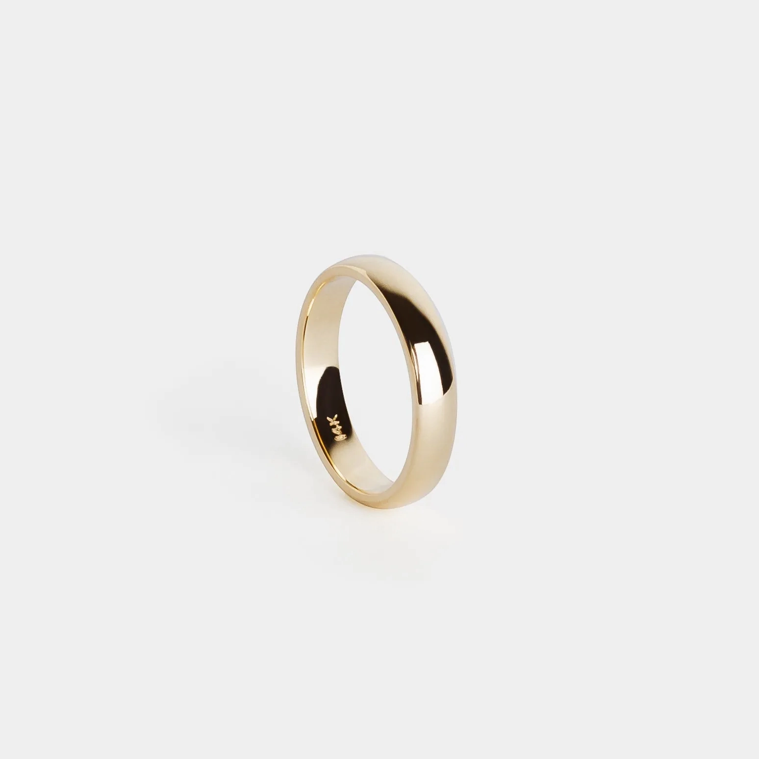 4mm Domed Band in Gold