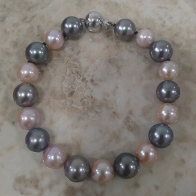 8-10mm Grey Tahitian Pearls and Pink Freshwater Pearl Bracelet texture-pearl  