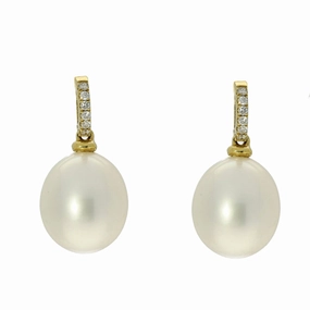 8.5-9mm Fresh Water Pearl & Diamond 18ct Earrings texture-pearl  