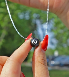 8 Ball Necklace texture-rose-gold  