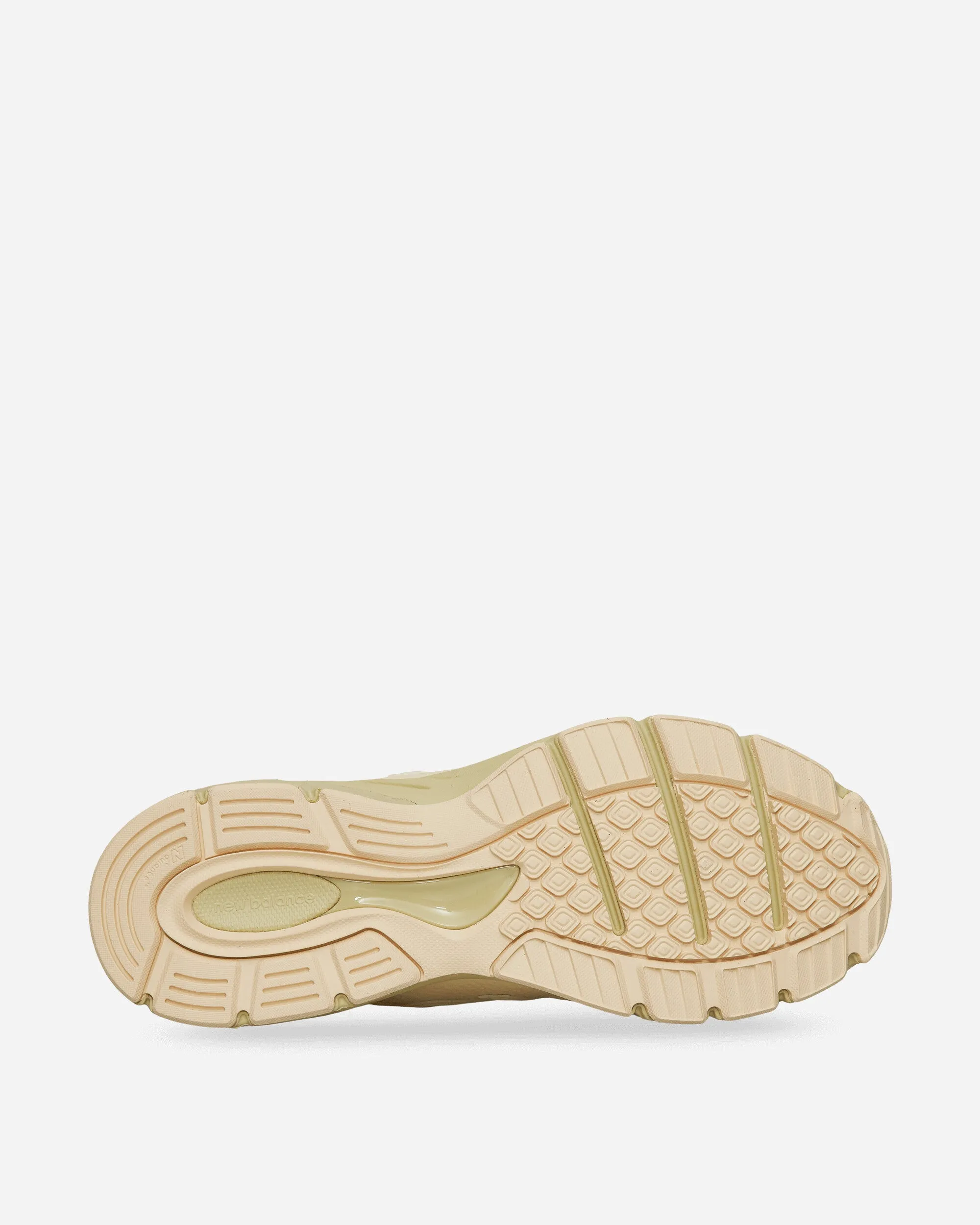 990v4 Sneakers Macadamia-Nuss / Morchel