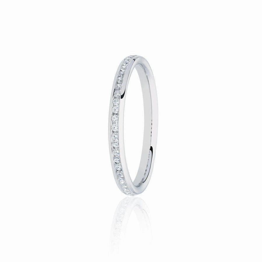 9ct White Gold Diamond Eternity Ring texture-diamond  