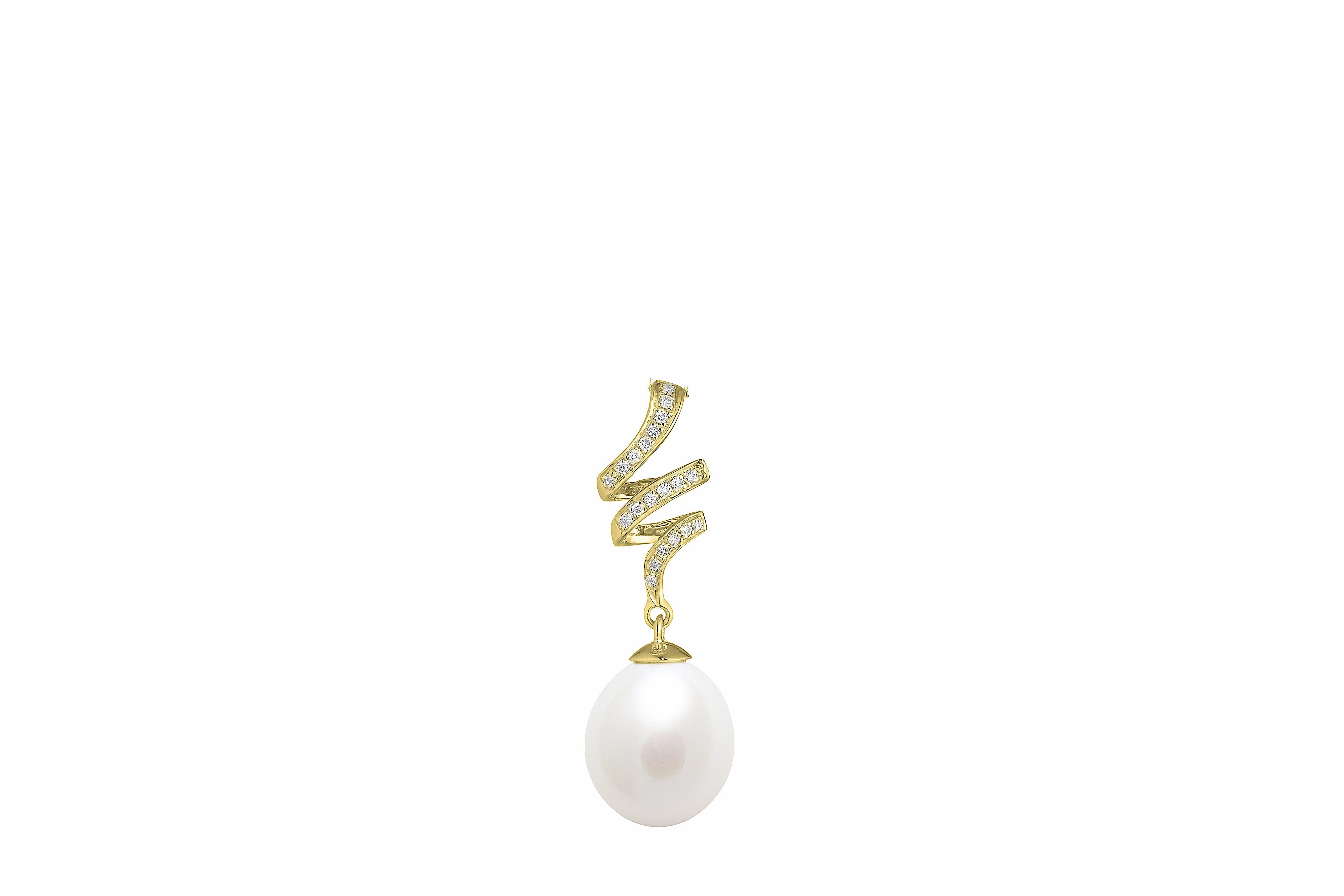 9ct Yellow Gold Cultured Pearl and Diamond Pendant texture-pearl  
