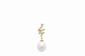 9ct Yellow Gold Cultured Pearl and Diamond Pendant texture-pearl  