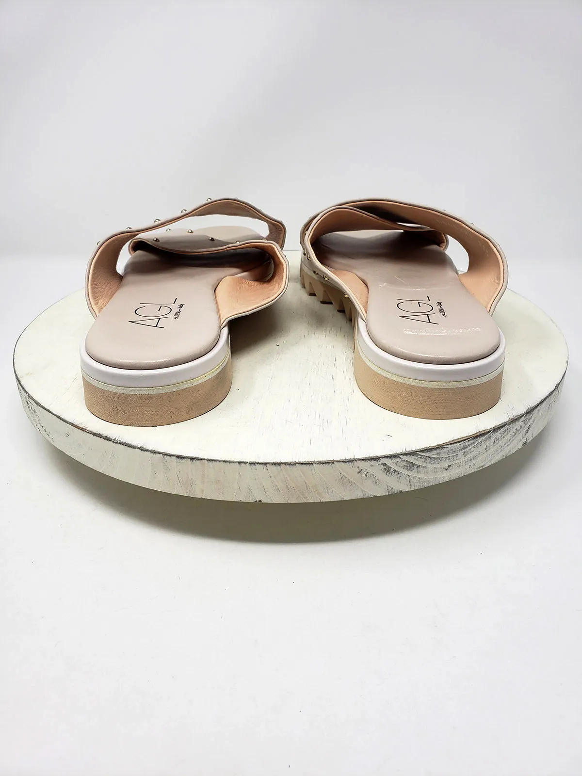 AGL Größe 9.5 (39.5) Beige Sandalen mit Nieten NWOB