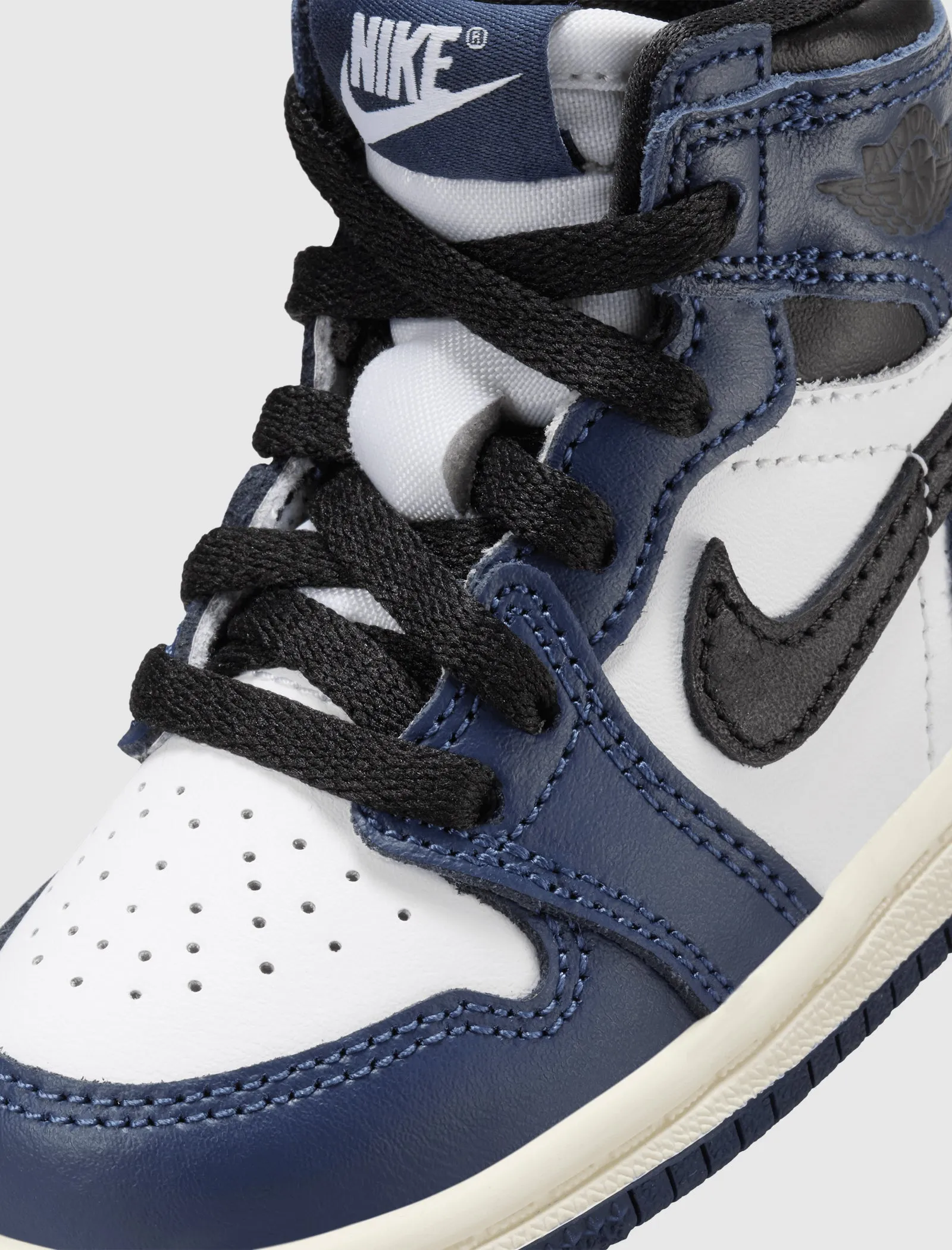 AIR JORDAN 1 RETRO 