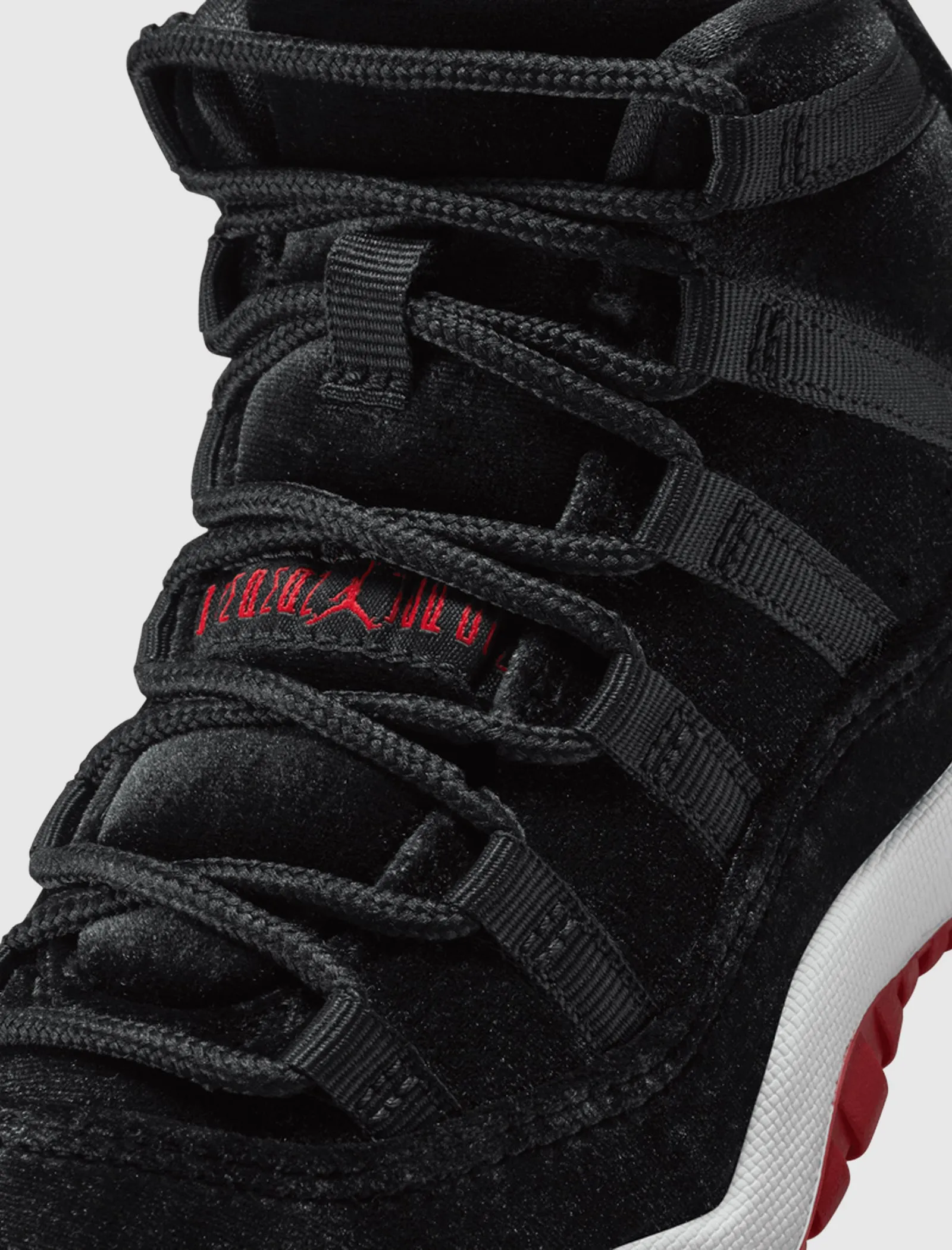 AIR JORDAN 11 