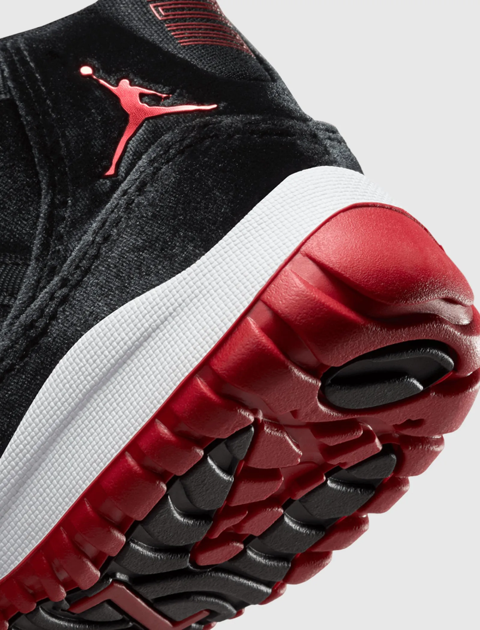 AIR JORDAN 11 