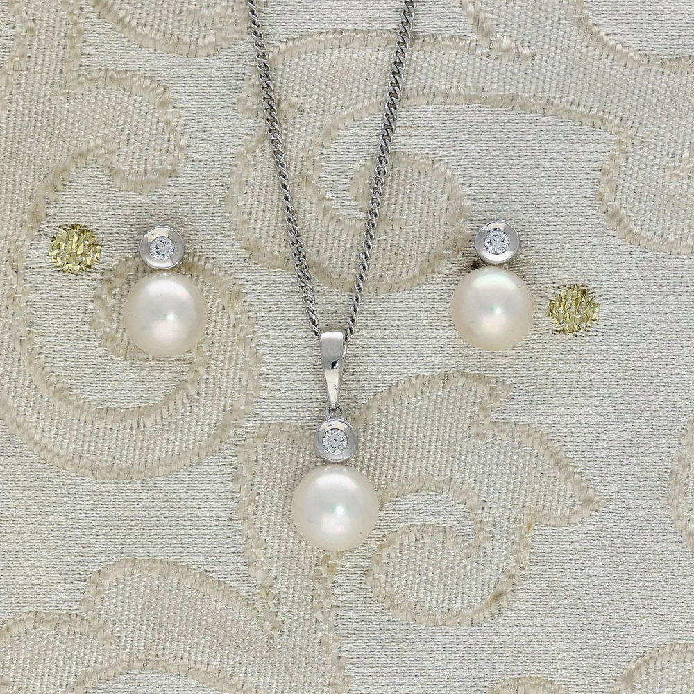 Akoya Pearl & Bezel Set Diamond 18ct White Gold Pendant