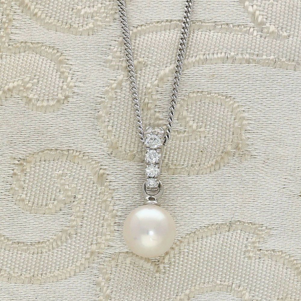 Akoya Pearl & Diamond 18ct White Gold Pendant
