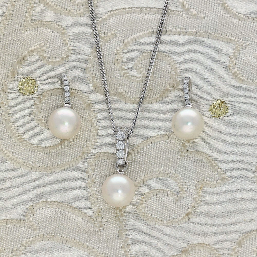 Akoya Pearl & Diamond 18ct White Gold Pendant