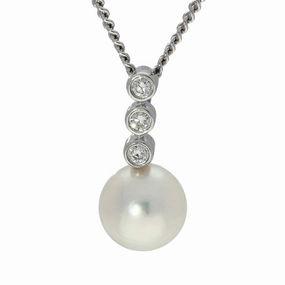 Akoya Pearl & Trilogy Diamond 18ct White Gold Pendant texture-pearl  