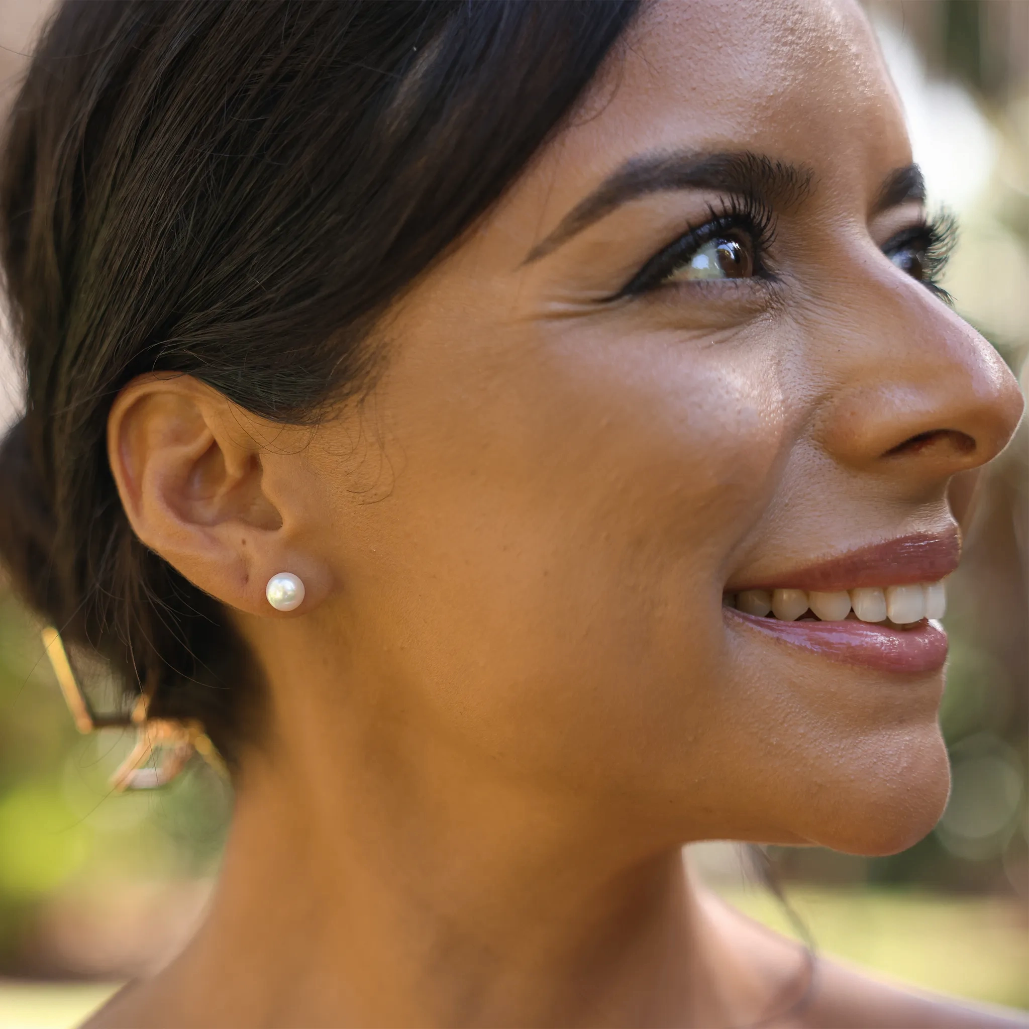 Akoya White Pearl Earrings in White Gold - 7mm