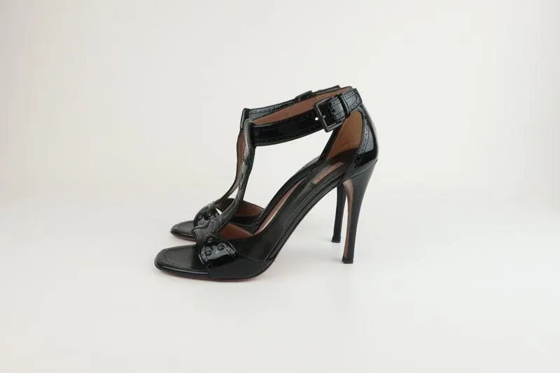 Alaia T-Band Sandalen Schwarz Lackleder Größe 38.5 Offene Zehen Absatz