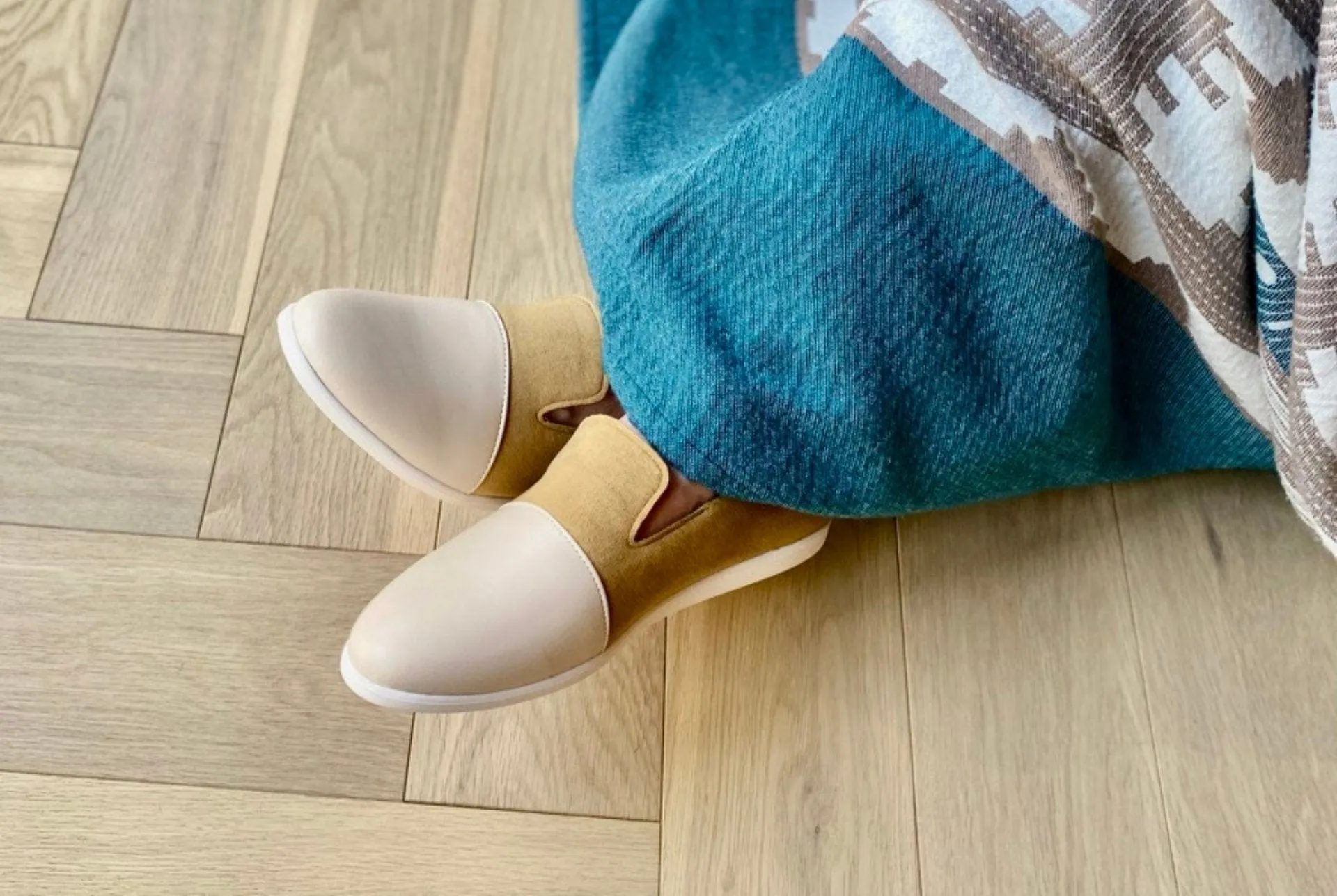 Apple Leder & Veganes Wildleder Hausschuhe | Blush & Zimt