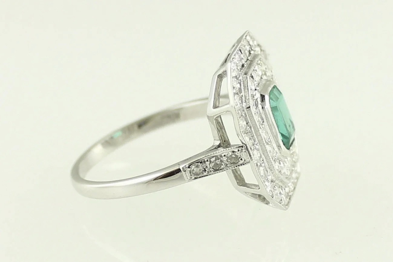 Art Deco Emerald and Diamond Platinum Ring 0.60ct   0.60ct